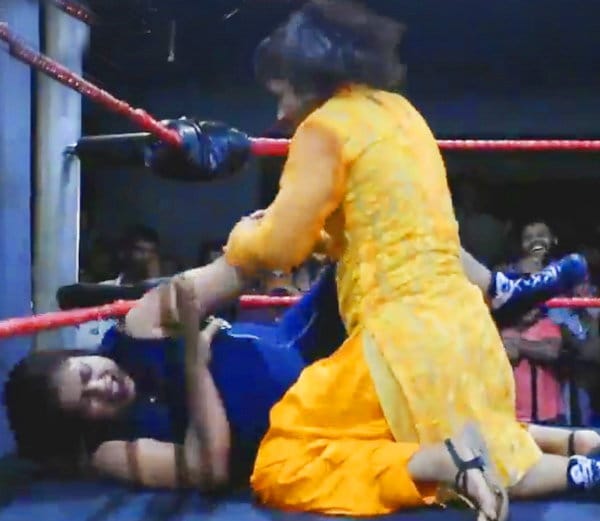 indian wrestler kavita dalal fight with khali student bulbul