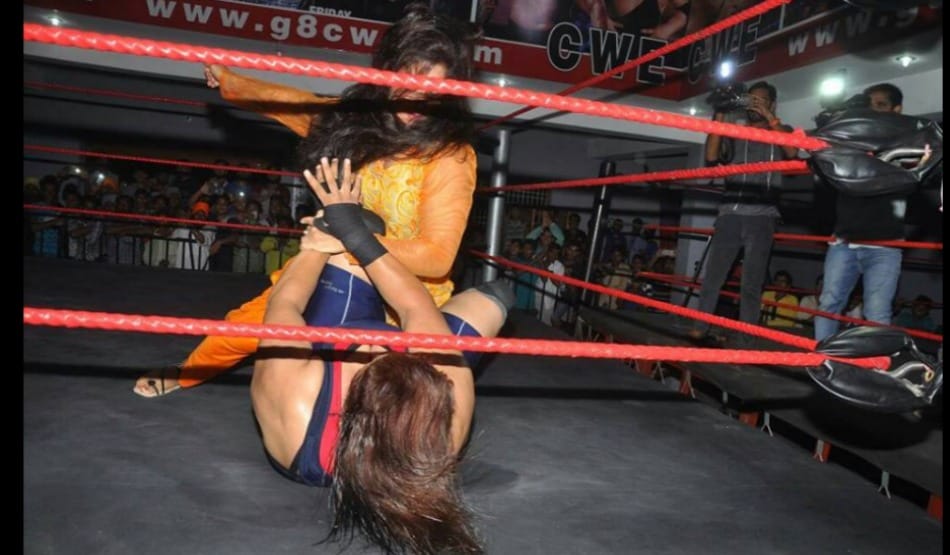 indian wrestler kavita dalal fight with khali student bulbul