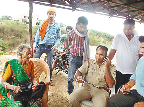 women jumped into Yamuna