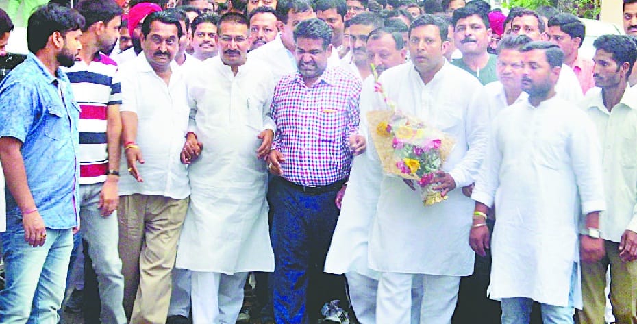 State President appeared before the faction-ridden Congress
