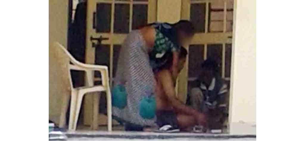 Daroga suspended on taking massage by lady on his work place