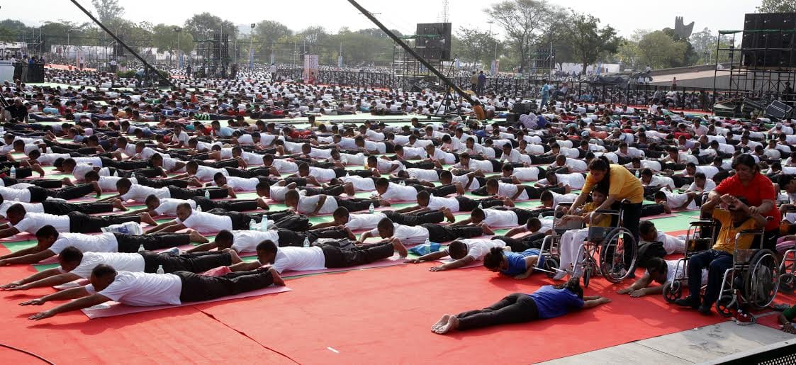 modi yoga class, modi yoga class rehersal, modi chandigarh visit, international yoga day