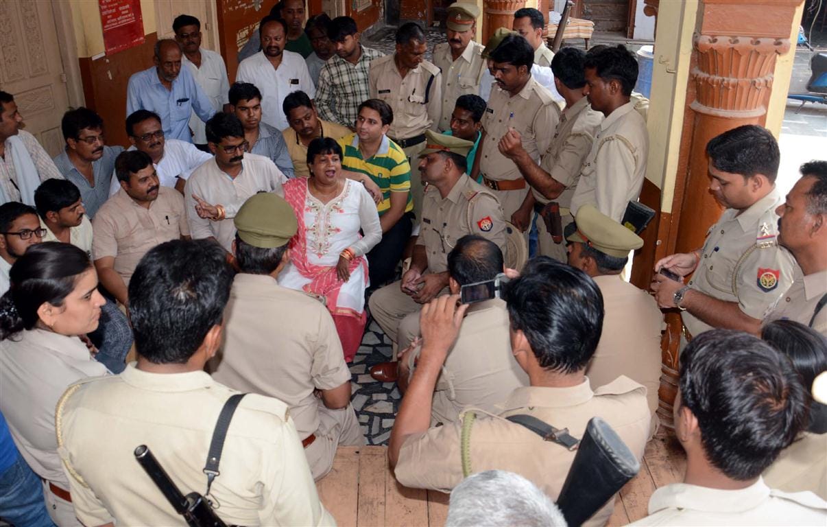 Heroines of the ' detention ' , was not Prabhat Pheri