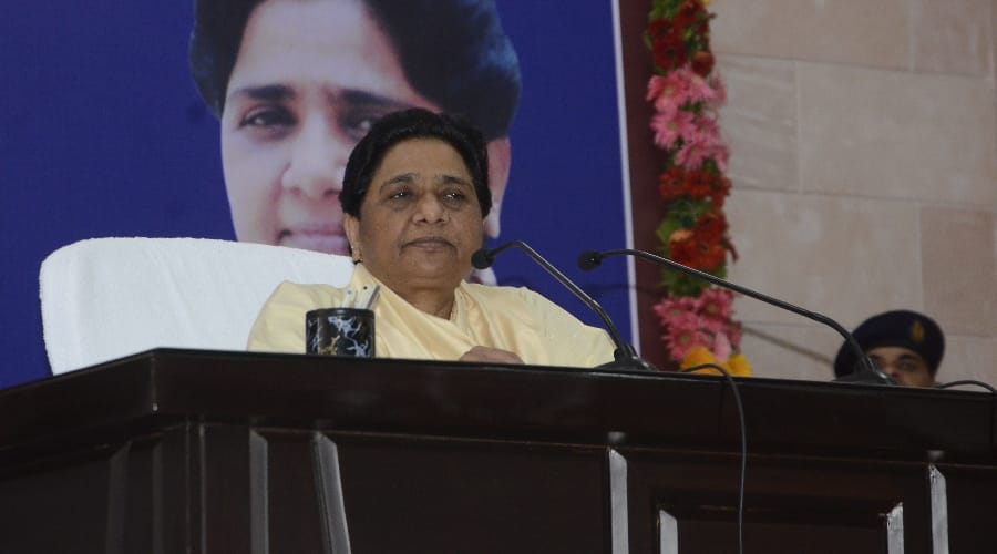 bsp supremo mayawati meets party leaders in lucknow