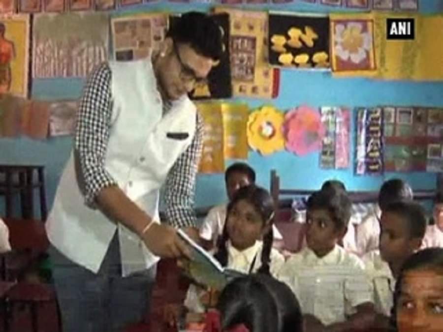 राजमाता गायत्री देवी के पोते बने शिक्षक