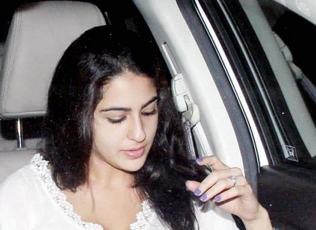 Saif ali khan daughter sara engaged secretly!