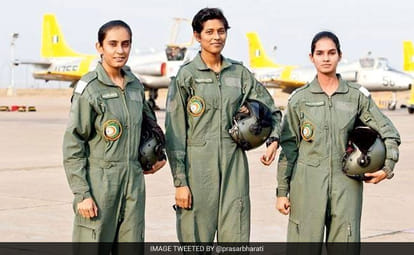 first three female fighter pilots Tells story of the dangers