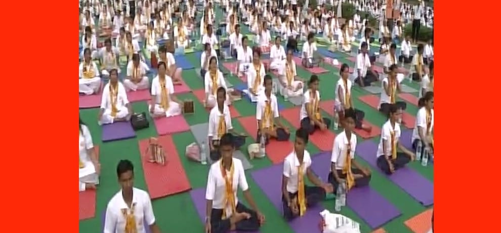 Baba Ramdev Yoga Day arrived at rehearsals, including luminaries present minister