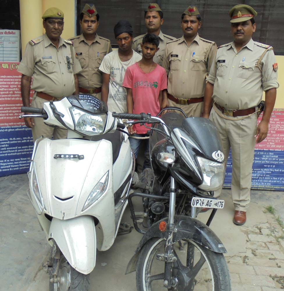 Deal of stolen vehicles Going to Nepal two holding