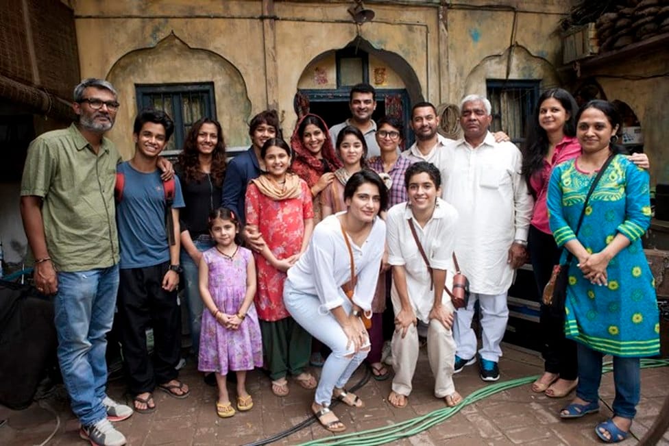 mahavir phogat praised aamir khan after watching dangal with family and big statement