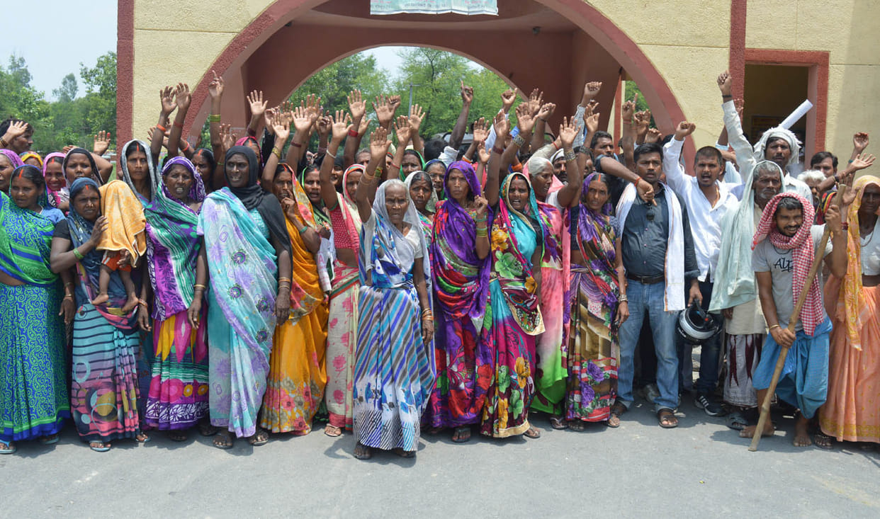 Villagers demonstrated for grain