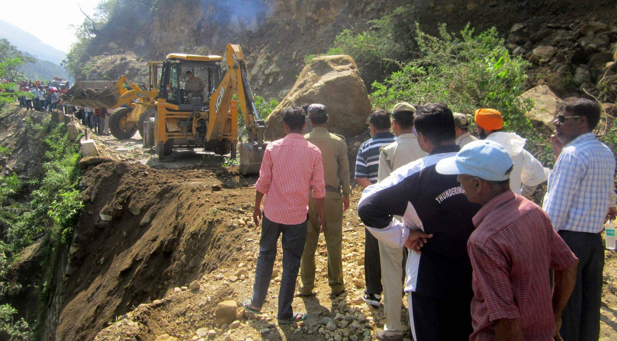 badrinath highway blocked on nandprayag