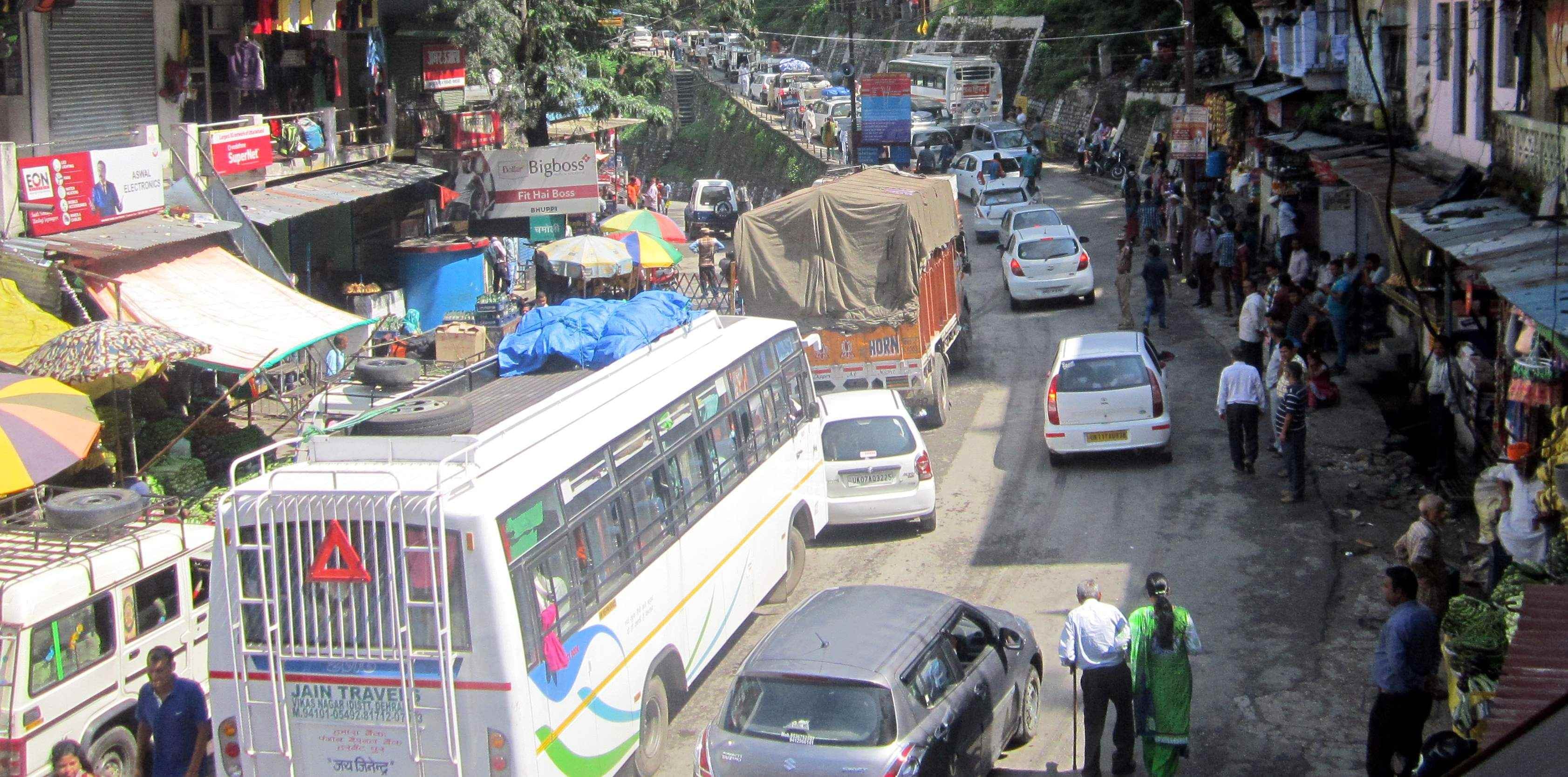 badrinath highway close for 12 hours