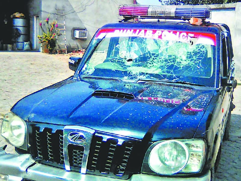 lathicharge, lathicharge on protester in bhatinda, bhatinda protest