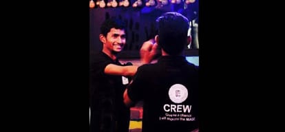 in a Five friends cafe all  waiters are dumb, order understand by code