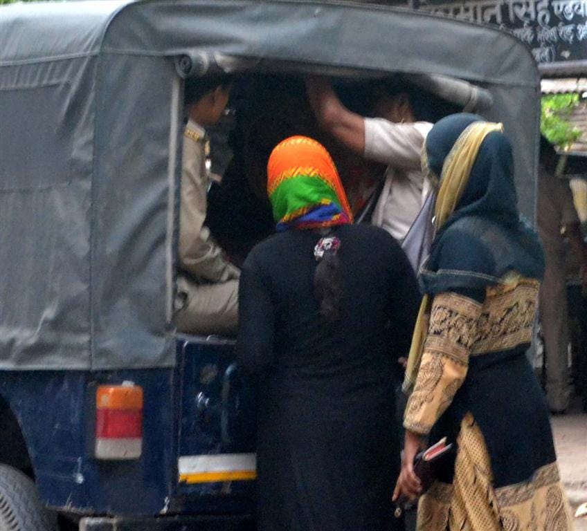 Patwari Gukshikkpblik in Nagla 's anger