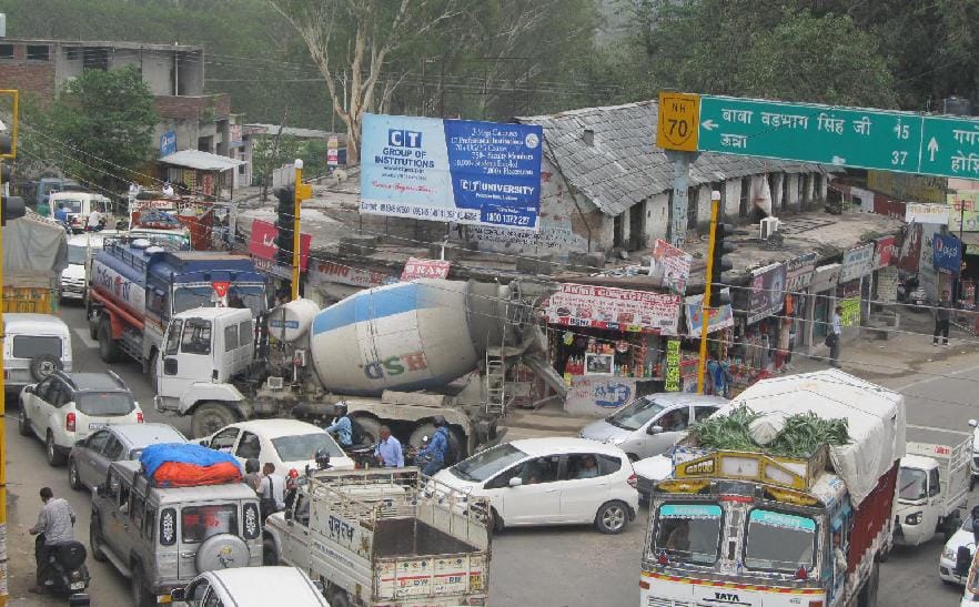 Traffic jam in Mubarikpur