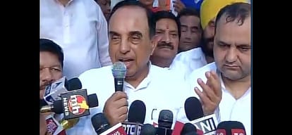 after raghuram rajan subramanian swami targeting kejriwal, asking his iit admissiopn detail