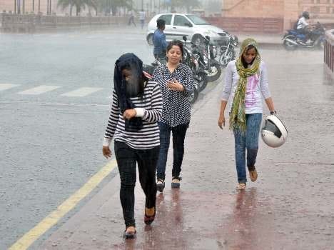 pre monsoon rain in delhi ncr