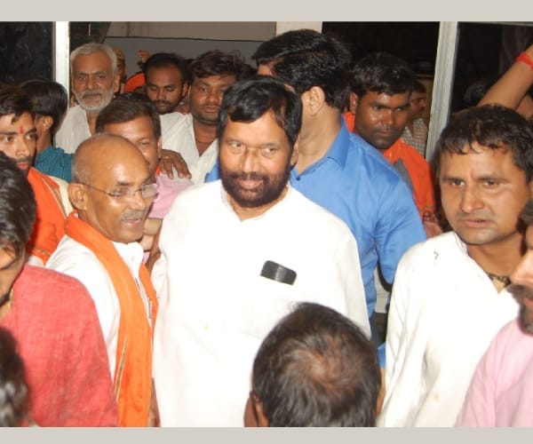  Ramvilas paswan says dont vote for SP and BSP.