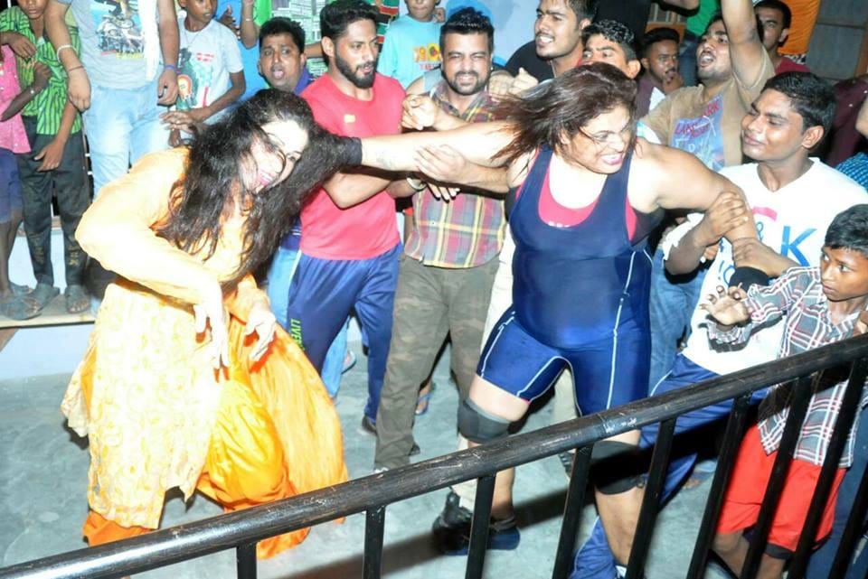 the great khali student bulbul and wrestler kavita fight in photos