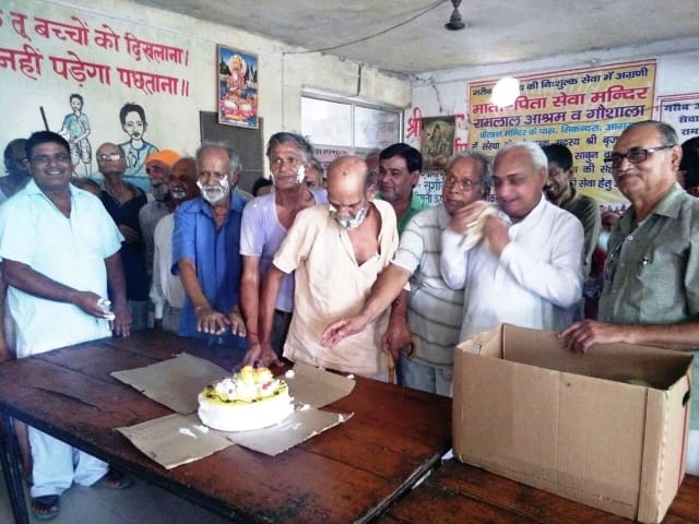 three Father have left home on Father's Day 