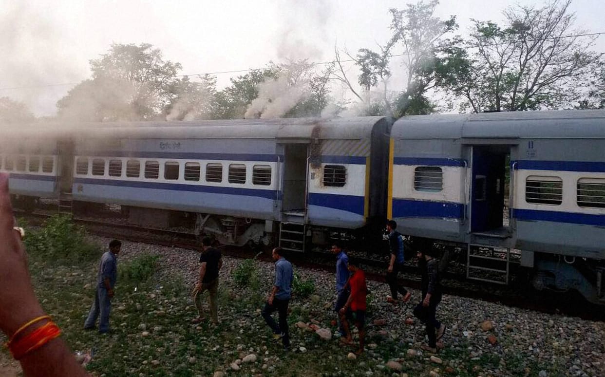 fire in anand Vihar Express in kathua