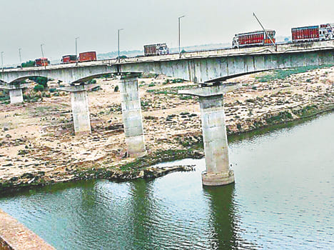 The new bridge at risk overloaded trucks