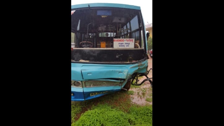 karnataka: 8 student killed in bus van accident
