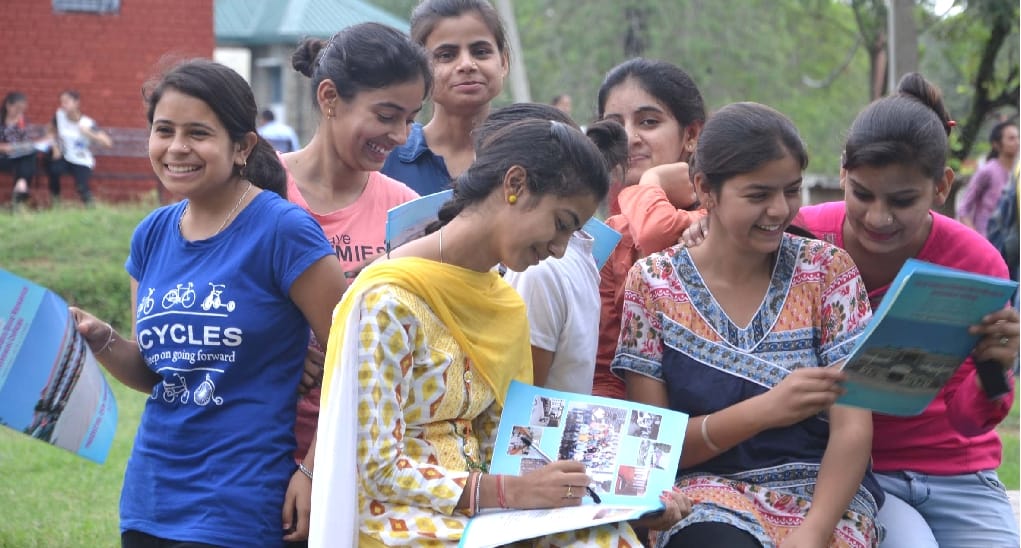 Admission starts in colleges, live photos.