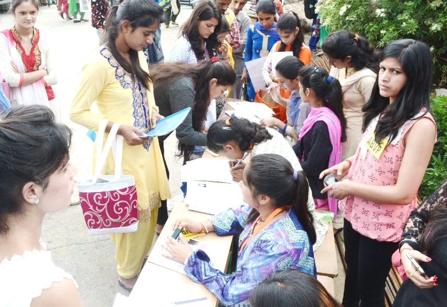 Admission starts in colleges, live photos.