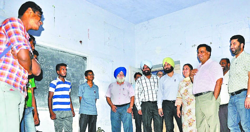 international yoga day, narendra modi, modi visit chandigarh, dc ds mangat, mohali school, mohali