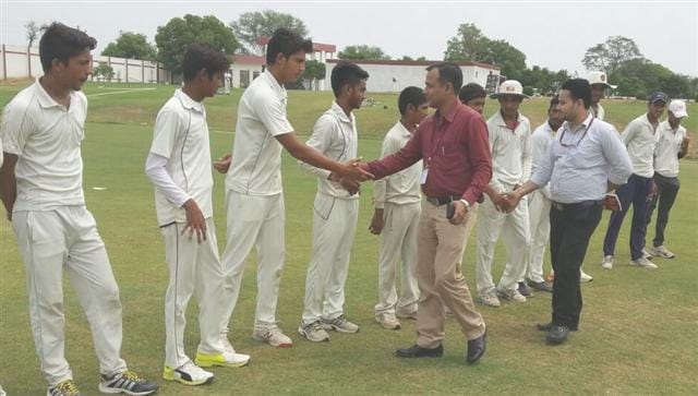 Dues and Mathura teams won