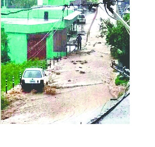 heavy rain  in dwarahat