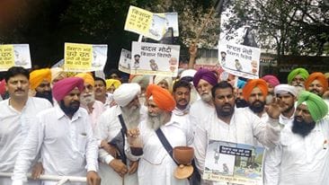 inderjit singh jeera reached at capitol complex with blood of farmers, arrested