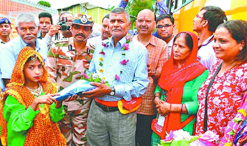 Kailash travelers welcome third party Didihat