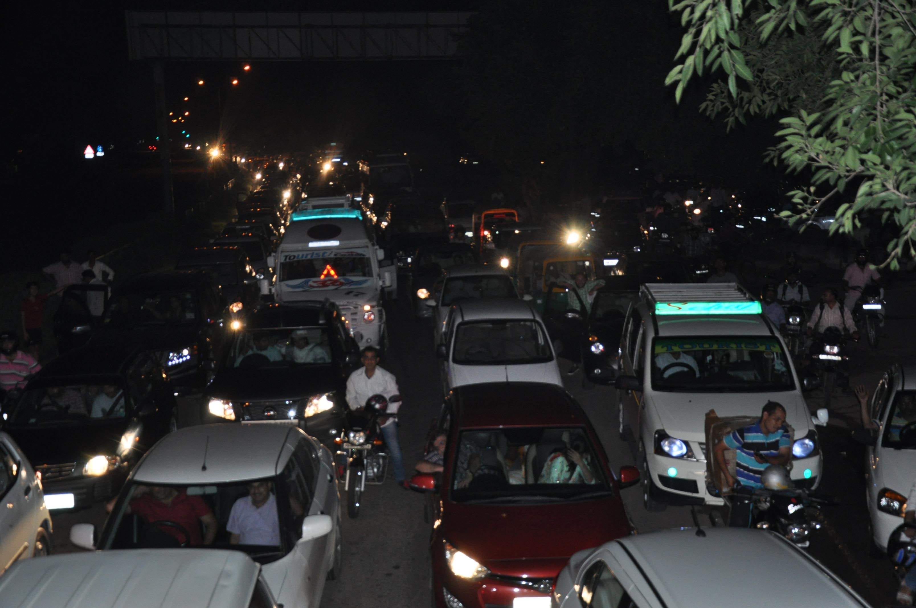 prime minister narendra modi reached chandigarh airport, trafic jam