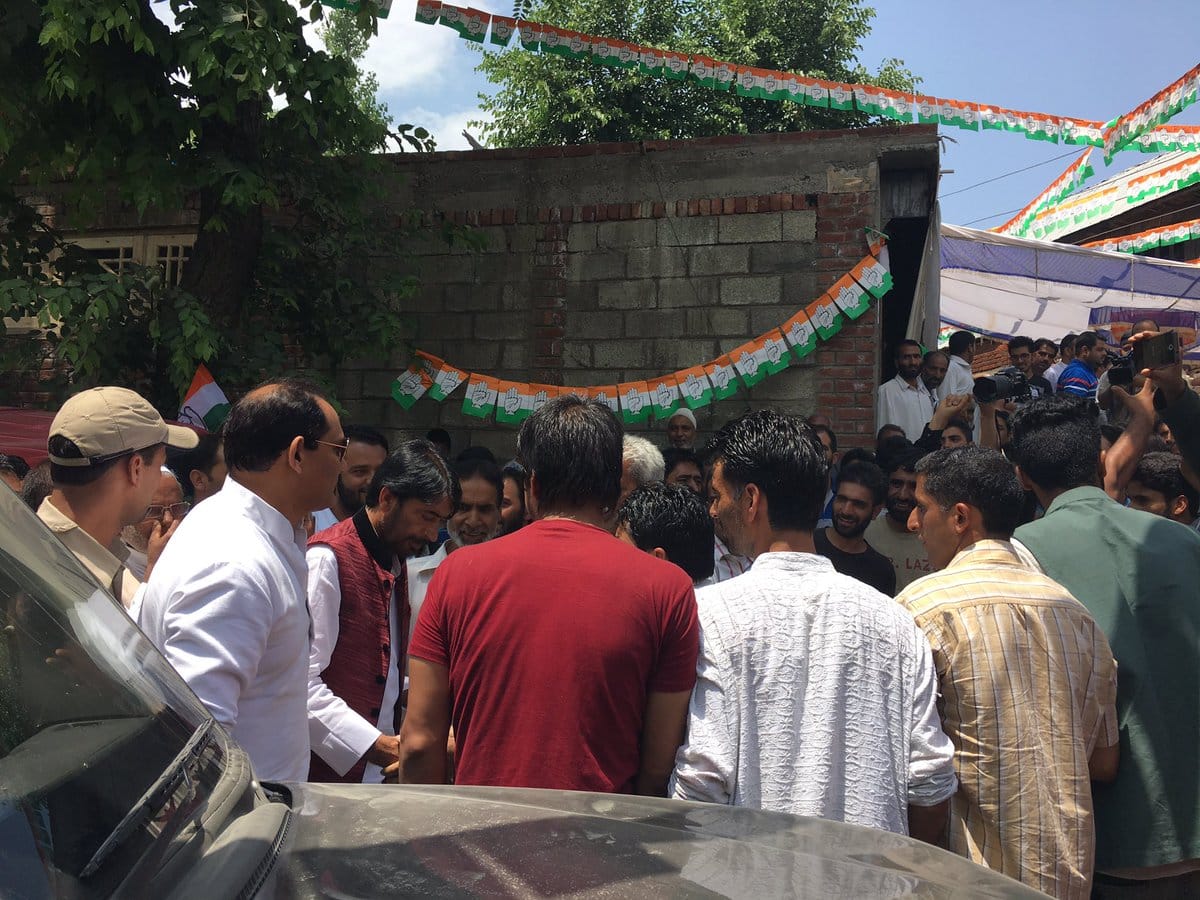 Azharuddin bats for Congress candidate in Anantnag