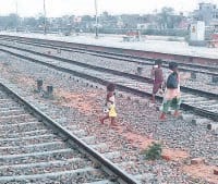 sonipat news, hindi news, rail, track