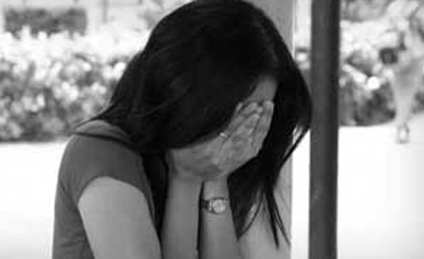 Finding a doctor in a hospital ward schoolgirl porn action