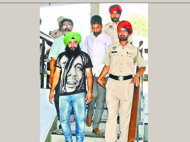 red light jump, constable beaten, mohali trafic police, mohali police, mohali