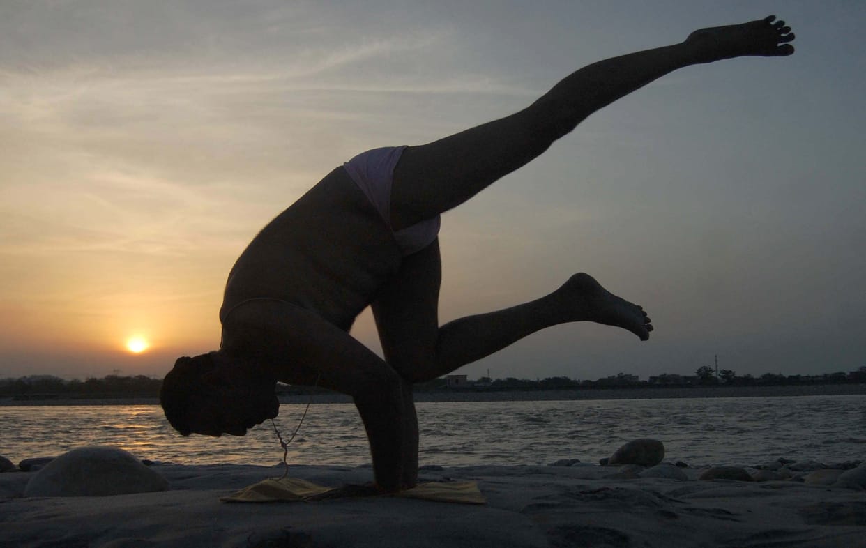 thousands people-will yog today 