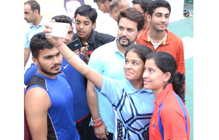 Harbhajan singh and Anurag thakur celebrate yoga day at dharamshala.