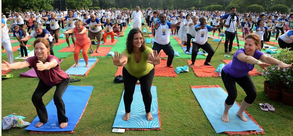 Yoga Day special pictures that you will not stop your laugh
