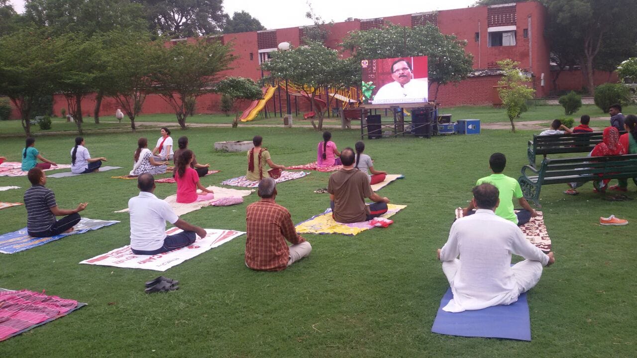 narendra modi, narendra modi in chandigarh, international yoga day, narendra modi at capitol complex