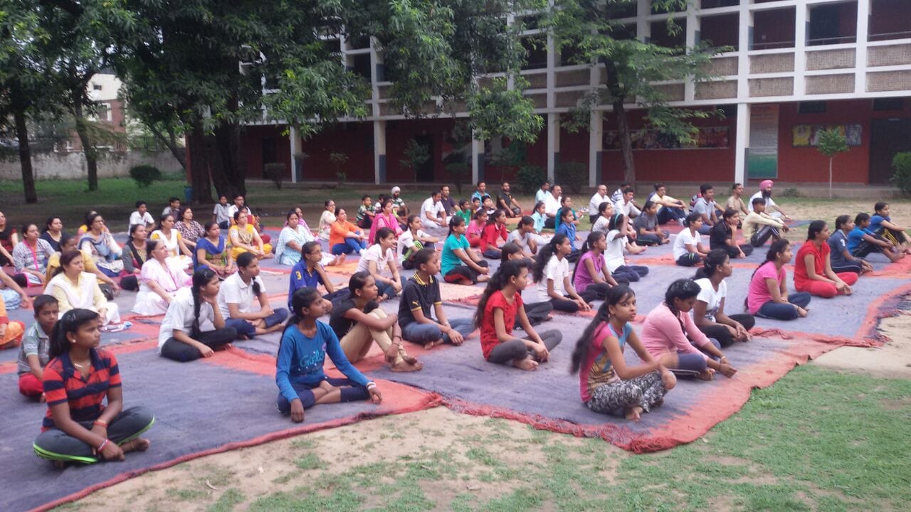 narendra modi, narendra modi in chandigarh, international yoga day, narendra modi at capitol complex