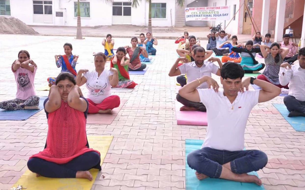 Healthy Living Tips to learn yoga.