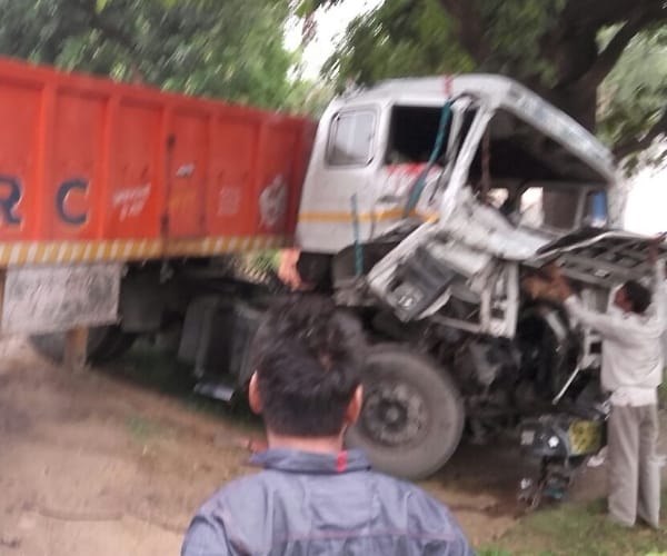 Five died in an accident in Kakori.