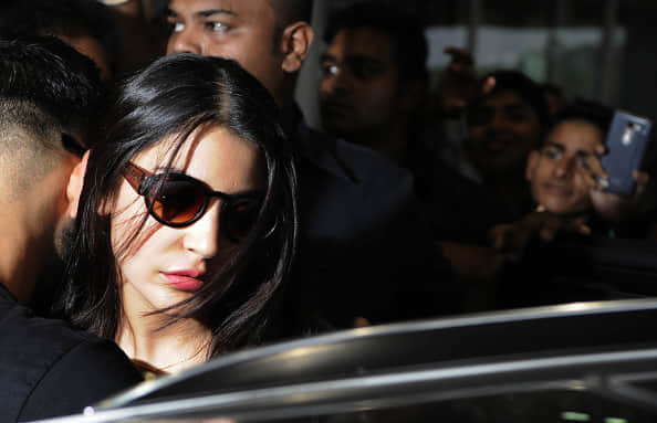 anushka wants special screening of Sultan for Virat