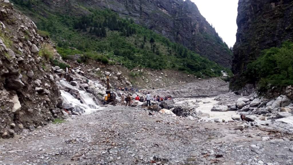 pilgrime face problem in badrinmath highway.